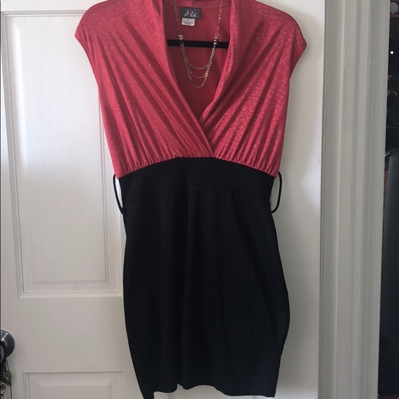 Dress - Picture 2 of 7